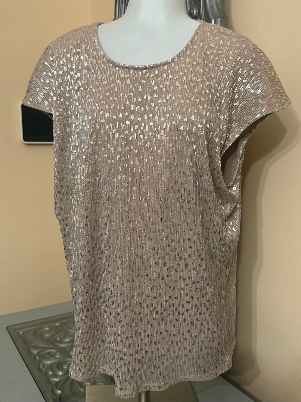 Halogen XL Blush Top with Gold Metallic Detail